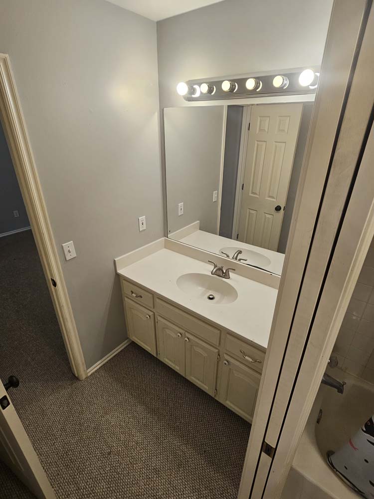 Bedroom4 sink room